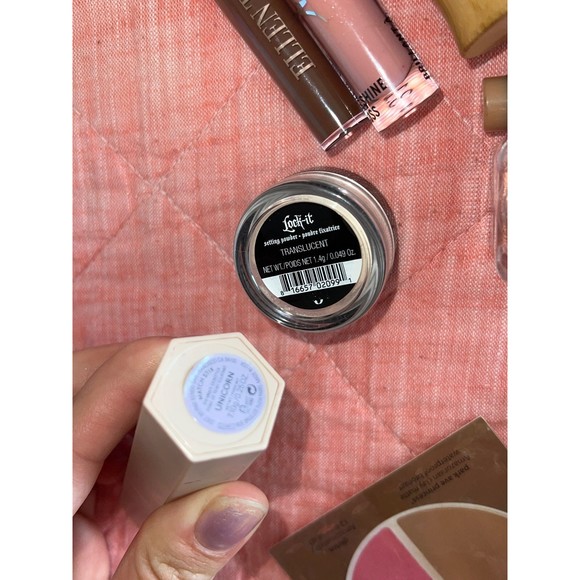 Makeup Bundle - Picture 3 of 6